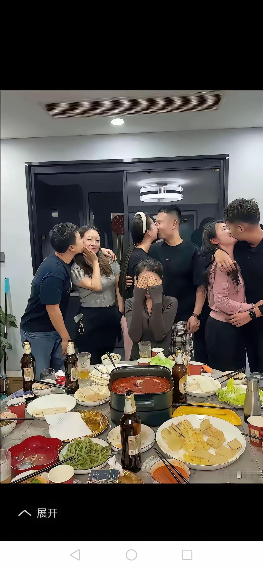 同学会，脏乱派对，拆散一对是一对。很多别有用心的人，没事开个同学会，一是炫耀，而