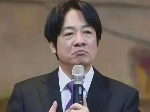 7月29日，彭博社报道“美侨界传出消息称，赖清德原定于8月的出访行程已被取消，且