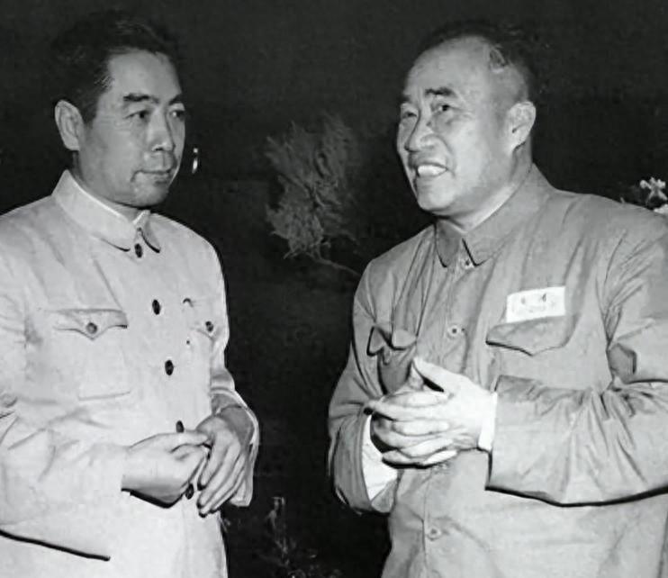 朱德与周恩来相知五十四年，晚年感慨落泪，究竟因何发出这怎么对得起恩来的叹息？1