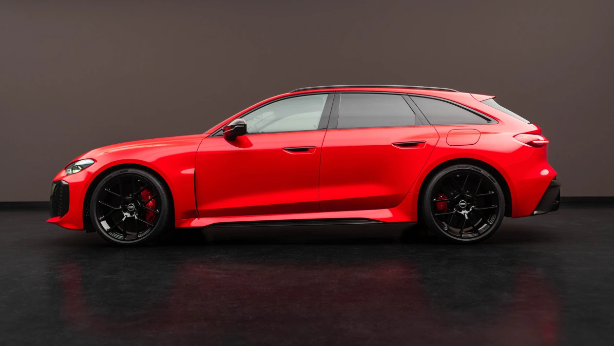 这次借着新款RS5聊聊现在的新性能车我觉得，现在的性能车时代是一个迷茫，跟风的