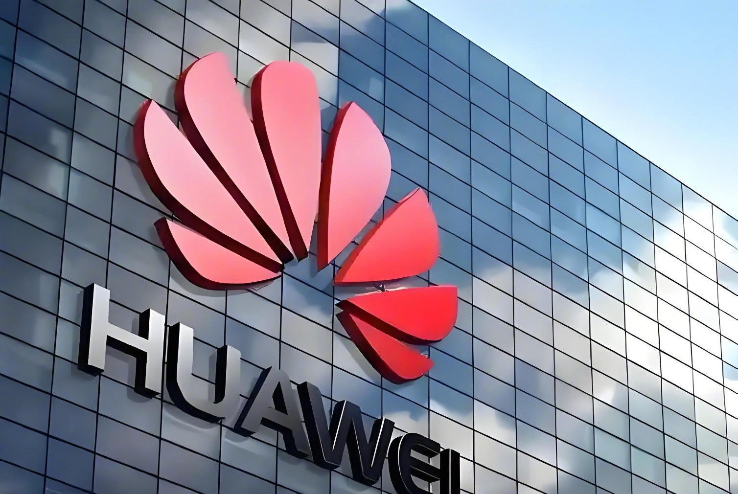 华为上半年营收4678亿元华为上半年研发投入1213亿元8月31日，华为披露20