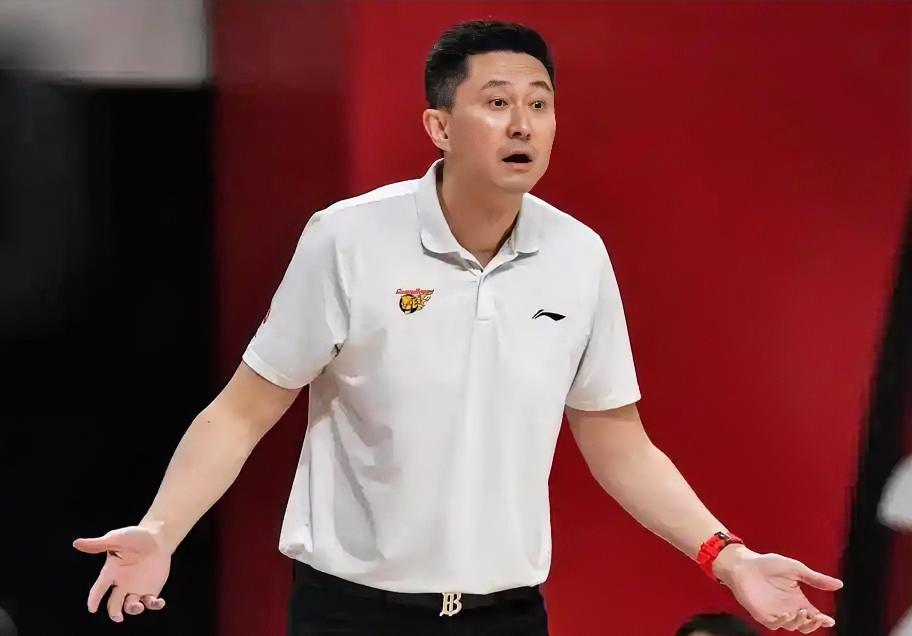 杜锋：朱总，咱这俩小外援是不是有点神经刀了？后面对阵山西、北京可不好打啊？？？