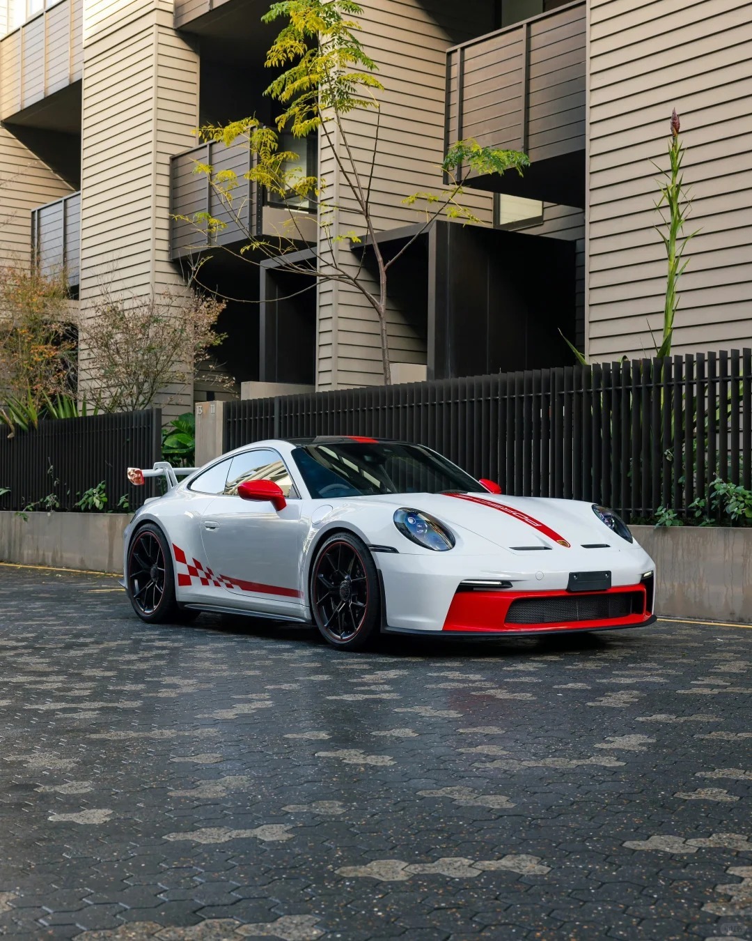 保时捷992GT3RS这个涂装配色，红白配如何？车的新衣