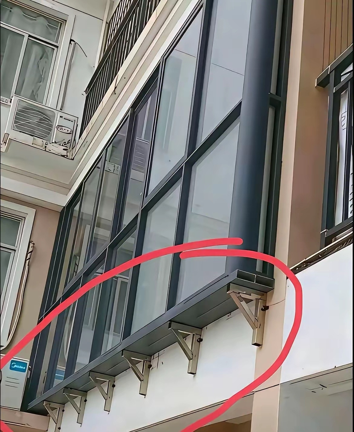 这几个角铁能承重吗！