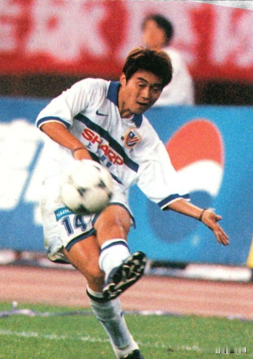 楼世芳：那次谈话，我们先从申思在大学所学的广电新闻专业聊起，然后又聊到了将来的打