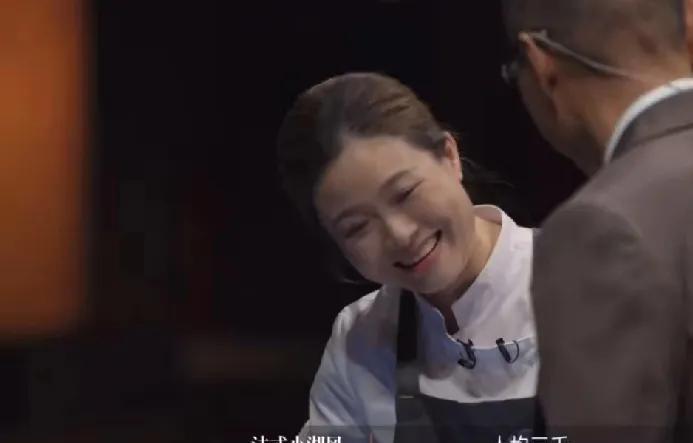 一个在长沙开法餐的老板对新荣记的创始人张勇说：“我们餐厅人均3000元。”张勇惊