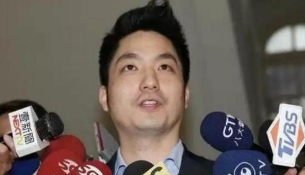台北市市长、蒋介石的曾孙蒋万安直接把话撂下了！他当着媒体的面斩钉截铁地表示，自己