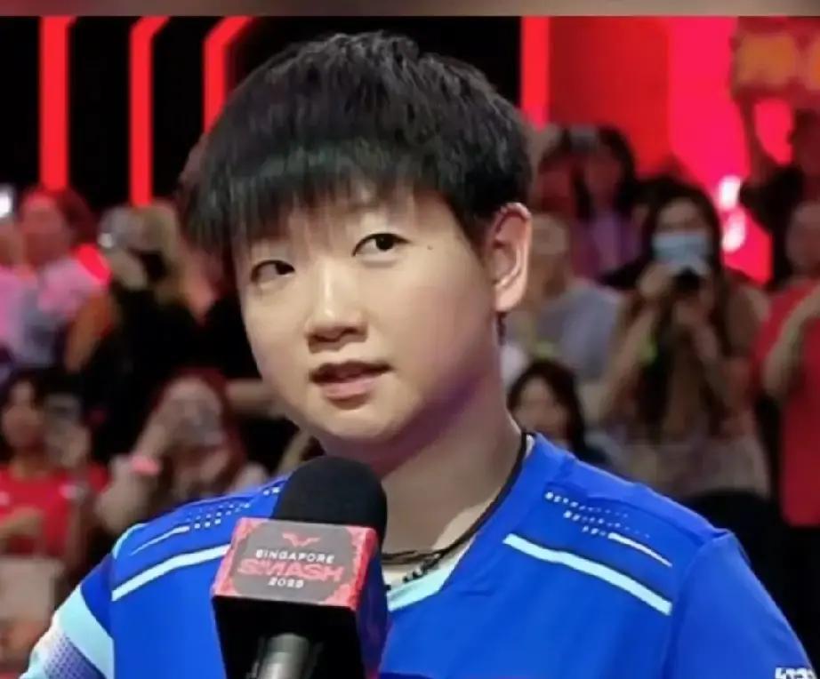 看到李博士给孙颖莎的那段留言，说实话，心里咯噔了一下这哪是在评球，分明是在给咱