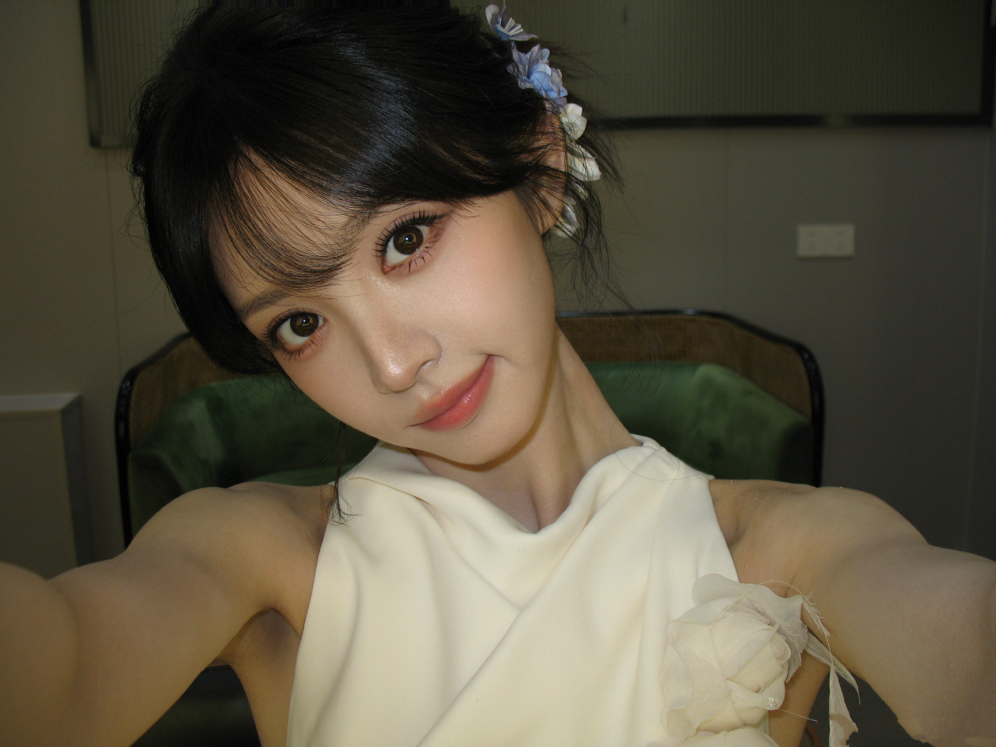 金鹤龙给田曦薇画的妆感觉还是田曦薇的脸在撑着咋画都蛮好看的