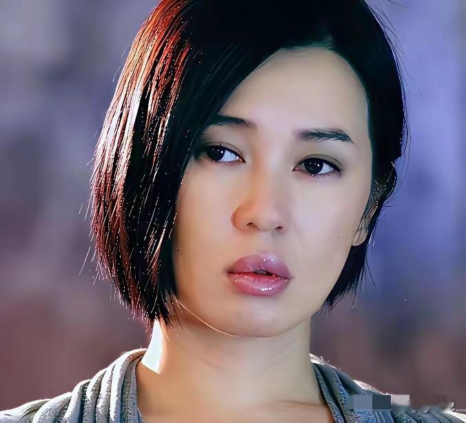 年轻时还是比较性感的，老了之后胶原蛋白流失…