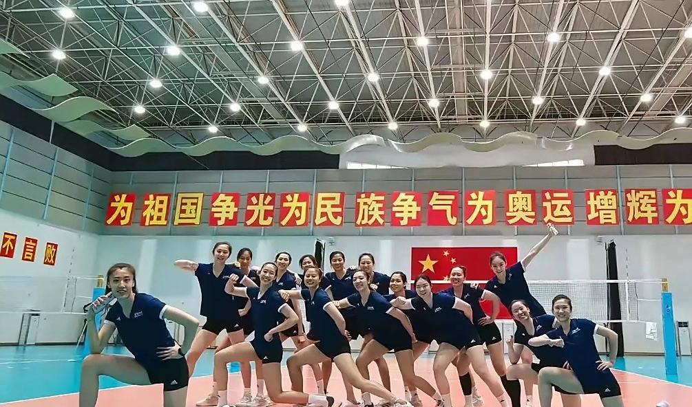 重磅，中国女排世锦赛14人大名单出炉[玫瑰]1，李盈莹—职业生涯第3次参加世