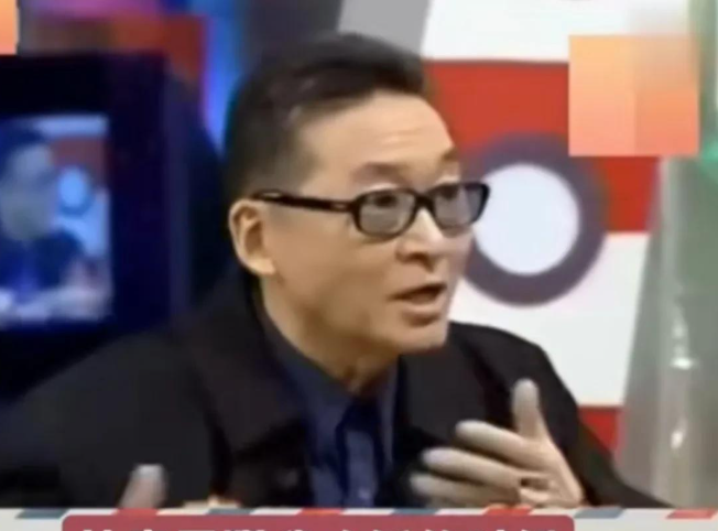 已故作家李敖说：“当年，林青霞有次跟我吃饭的时候，只见她一直埋头吃饭，不敢跟我讲