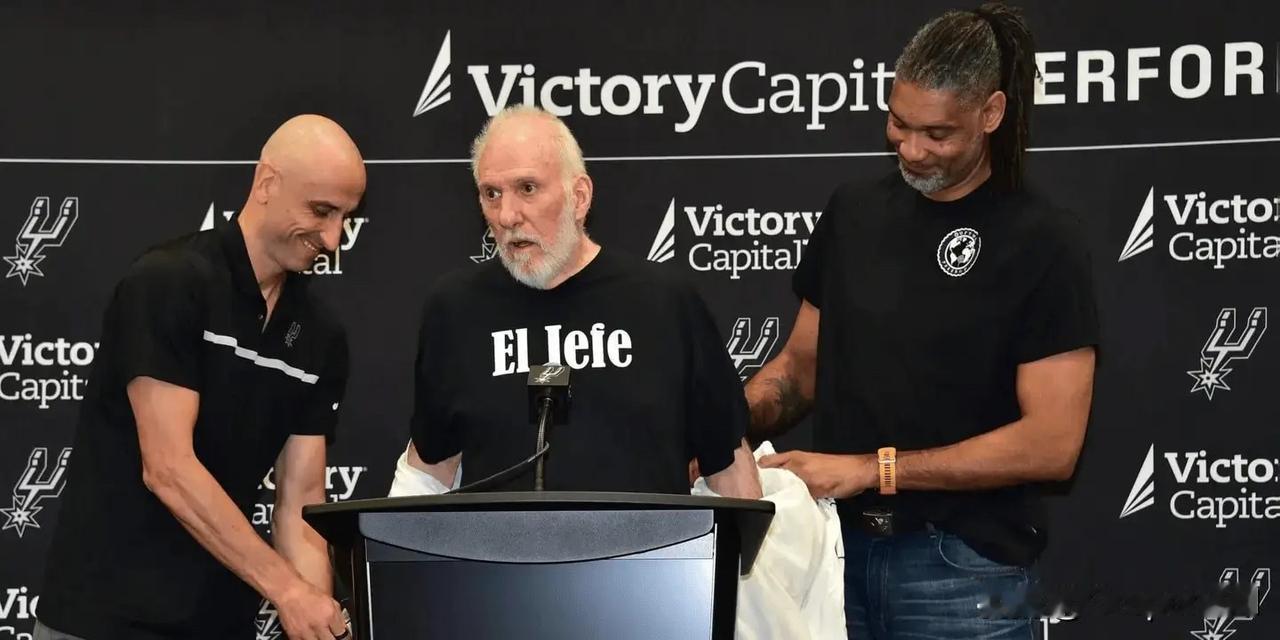 TheAthletic撰文谈到了格雷格-波波维奇近期在马刺训练馆出现的情况。