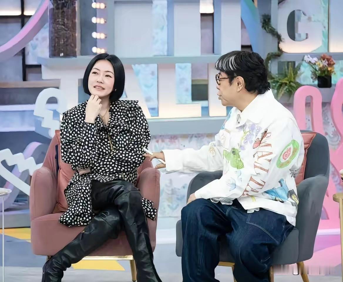 额小S真会给自己找麻烦呀话说小S又出来找蔡康永了委屈到不行告诉他虽然