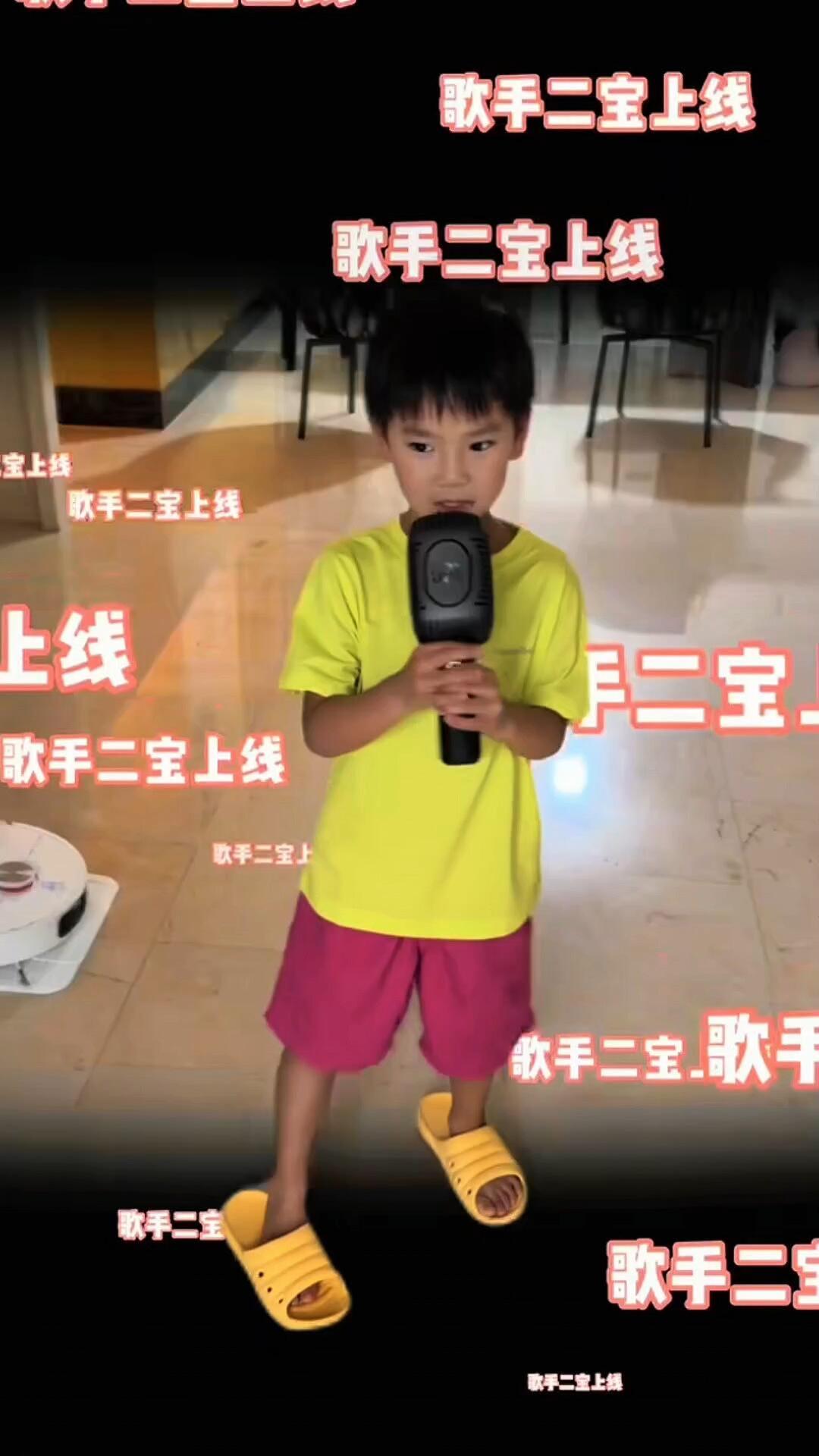 大胖家的二宝好可爱，梁靖崑的儿子！梁嫂发出来的，多才多艺表演，根本不惧怕，大大