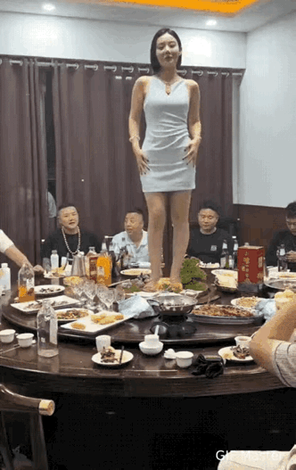 美女这样给力她到底图个啥[赞][赞]美女可以表现为美女请认真看美女