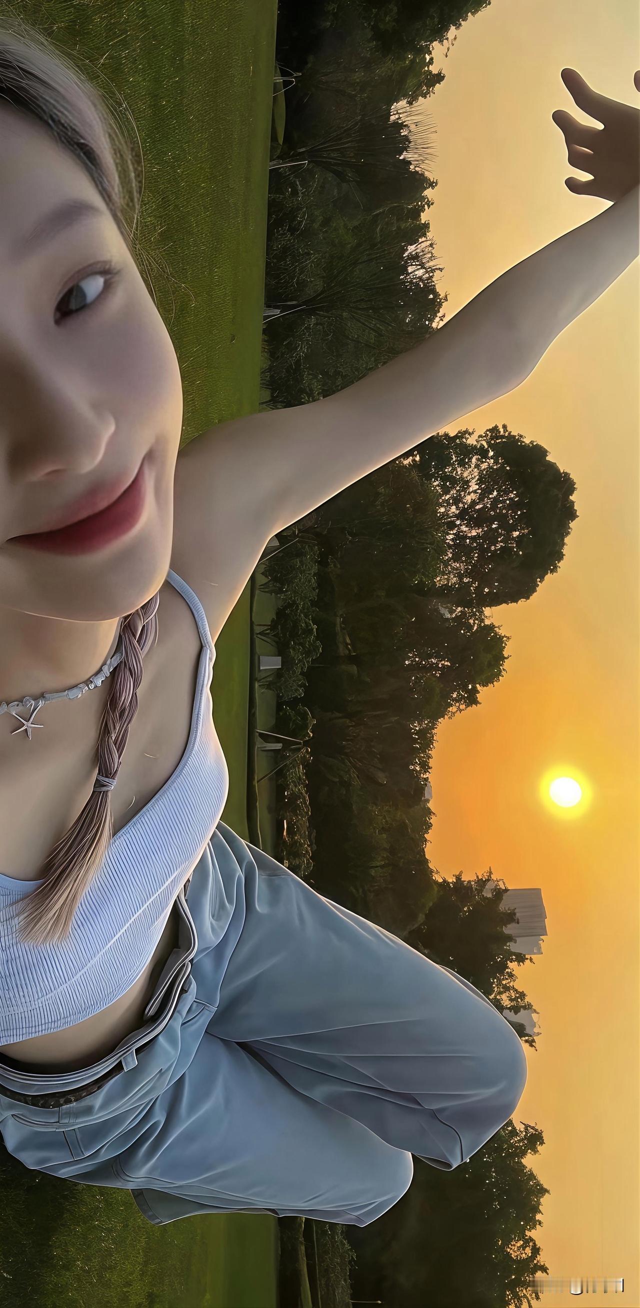 治愈风光图分享如果只有太阳，你也不会被治愈，可是太阳➕美女➕甜美微笑，你一定会被