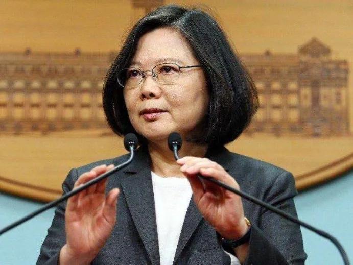 约翰逊与蔡英文见面，两个过气政客在相互吹捧中指点江山！8月6日，台媒报道:“