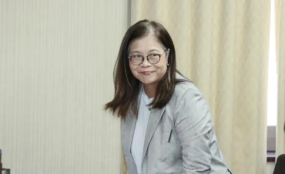 针对肯尼亚拒绝台学者参会，台当局“海洋委员会”主委管碧玲昨天（6月16日）在社交