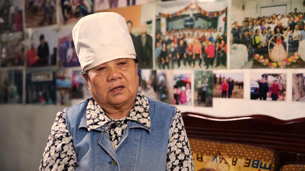 1983年，韩雅琴的早餐店里进来了四个寸头少年，韩雅琴一眼就看出他们刚刑满释放，