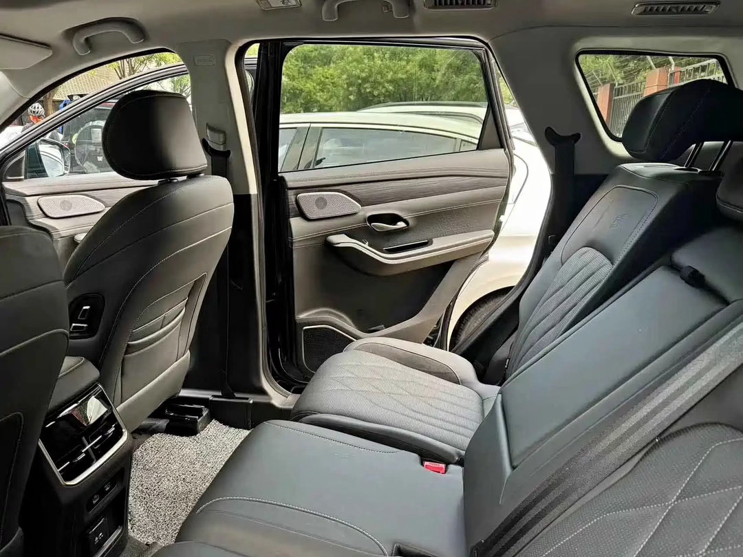 全新捷途X902026年9月上市，中型家用SUV。车身长宽高4830×1920×1750mm，轴距2