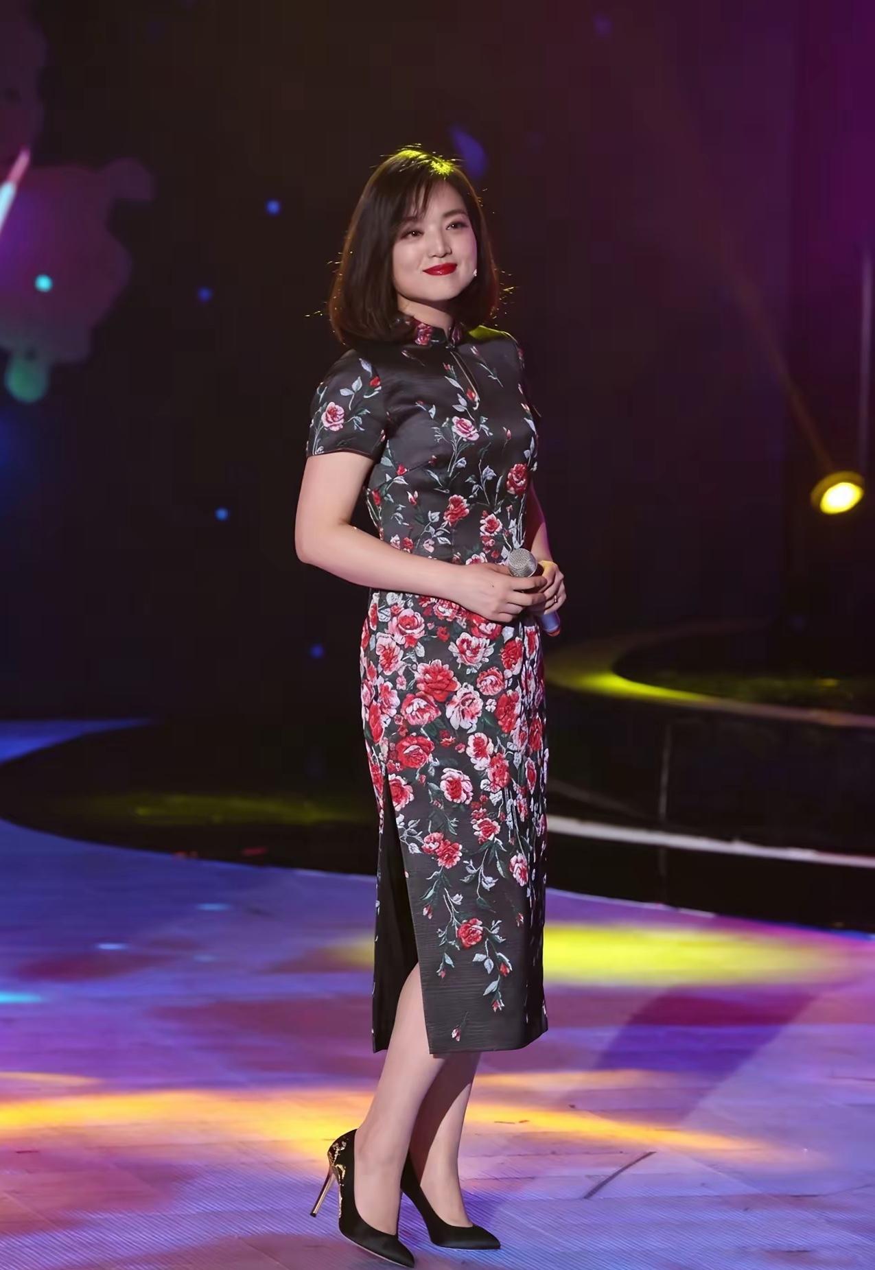 这位半老徐娘，曾经也是多少人的白月光，现在变化这么大，你还能认出她是谁吗？