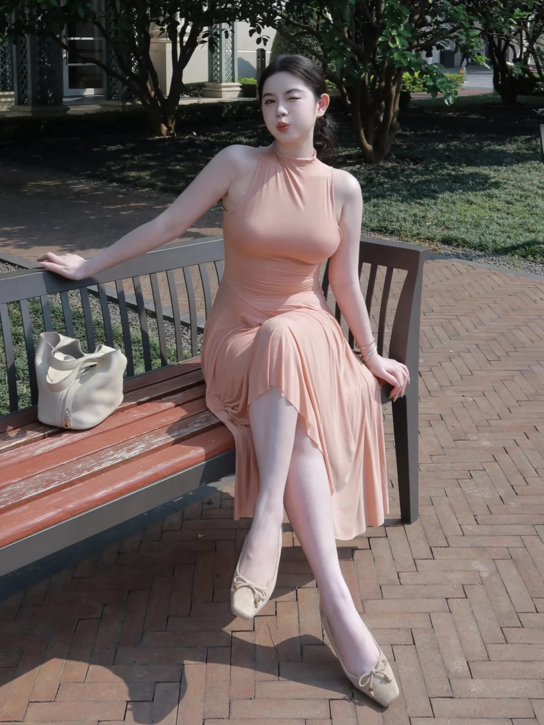 阳光下是美的具象化☀️