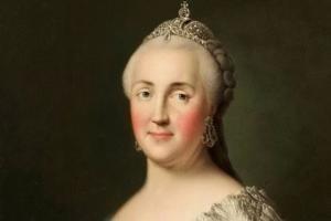 1762年，33岁的叶卡捷琳娜二世当上皇后。晚上，去见丈夫之前，她看着隆起的大孕