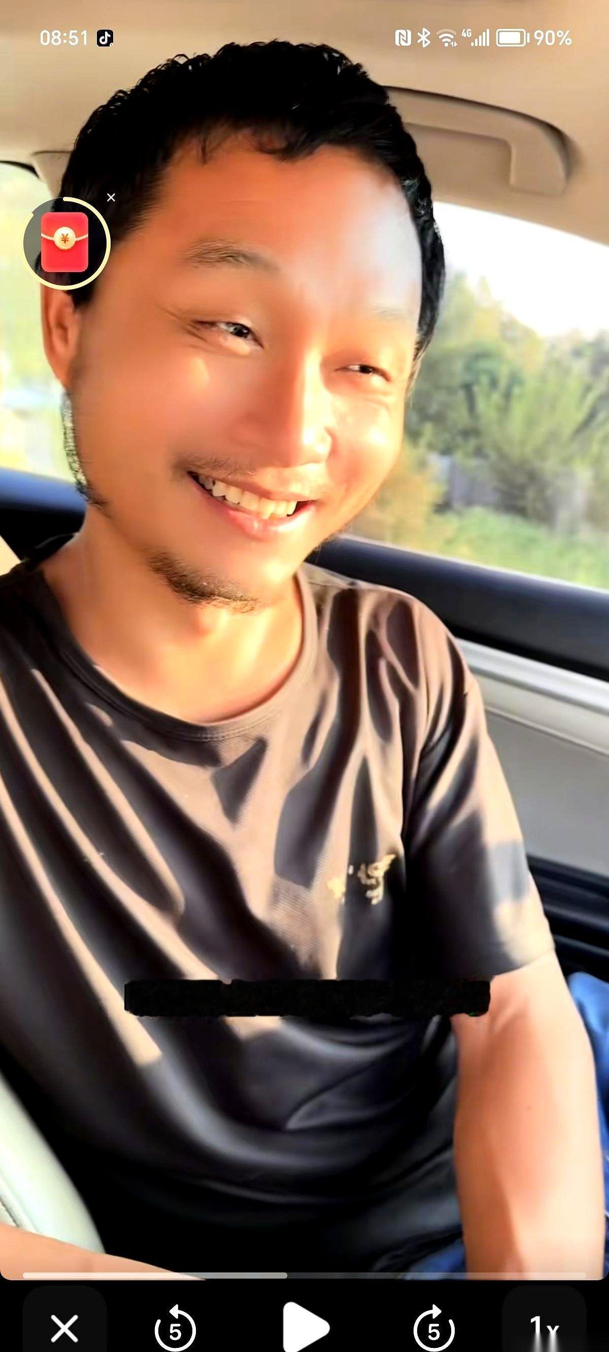 小涛那个巴基斯坦媳妇，真不是一般人。半夜三更，车才颠簸到家门口，行李箱还孤零零