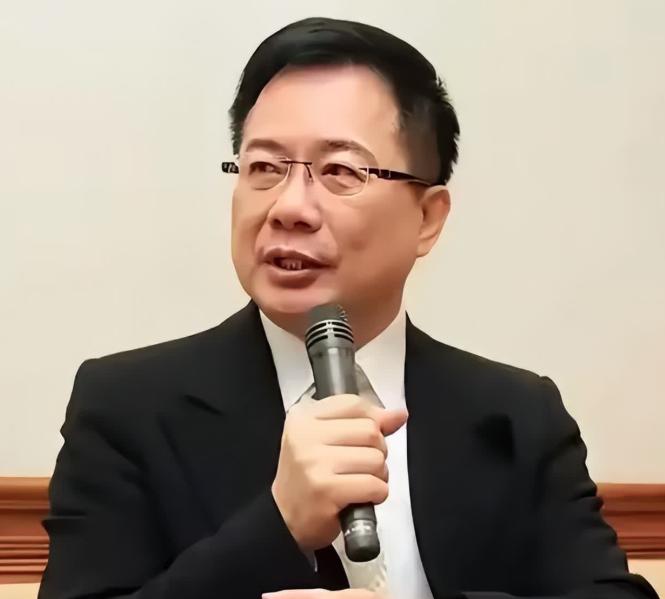 台湾内部终于有人将话完全挑明了！前国民党高层蔡正元直接摊牌，给大陆指了条“真统一