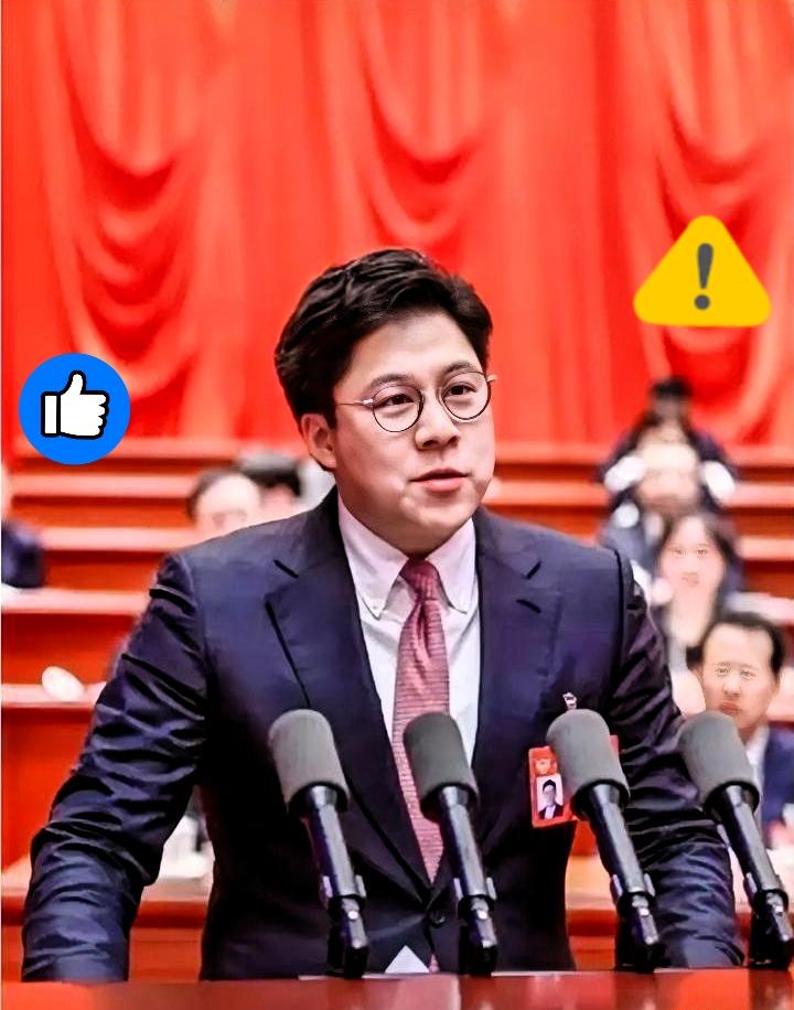 终于有人敢在台面上戳破这层窗户纸了。香港代表田轩这一嗓子，直接喊到了大伙儿的