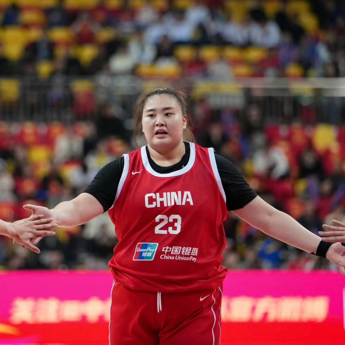 刘禹彤连续两场比赛打出高质量，高水平3月4日，中国女篮加时赛74-69险胜巴