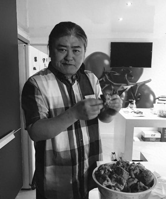 刘欢走得悄无声息，官方只说在上海病逝，后事从简，可却有传言刘欢是因为严重腹泻导致
