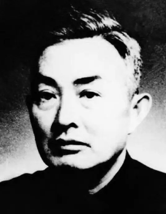1962年5月，原红四方面军总政委陈昌浩回乡探亲，武汉军区司令陈再道带领三百多老