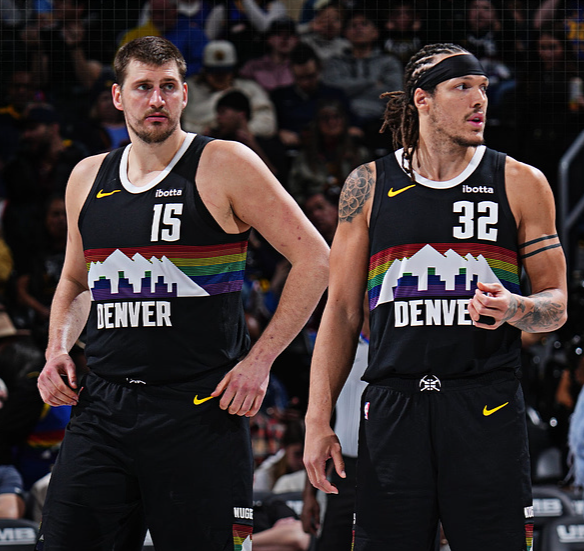 我来聊聊这赛季掘金的情况吧1.教练有很大很大的问题，可以说全部问题都可以是教