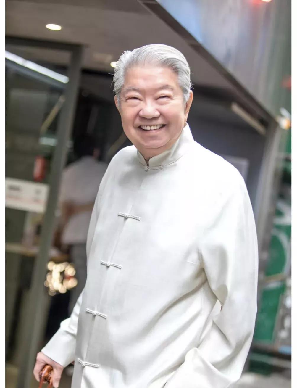 在一次访谈中，蔡澜曾直言不讳的说，他一年谈一个女友，至少有61段情史。就连同为