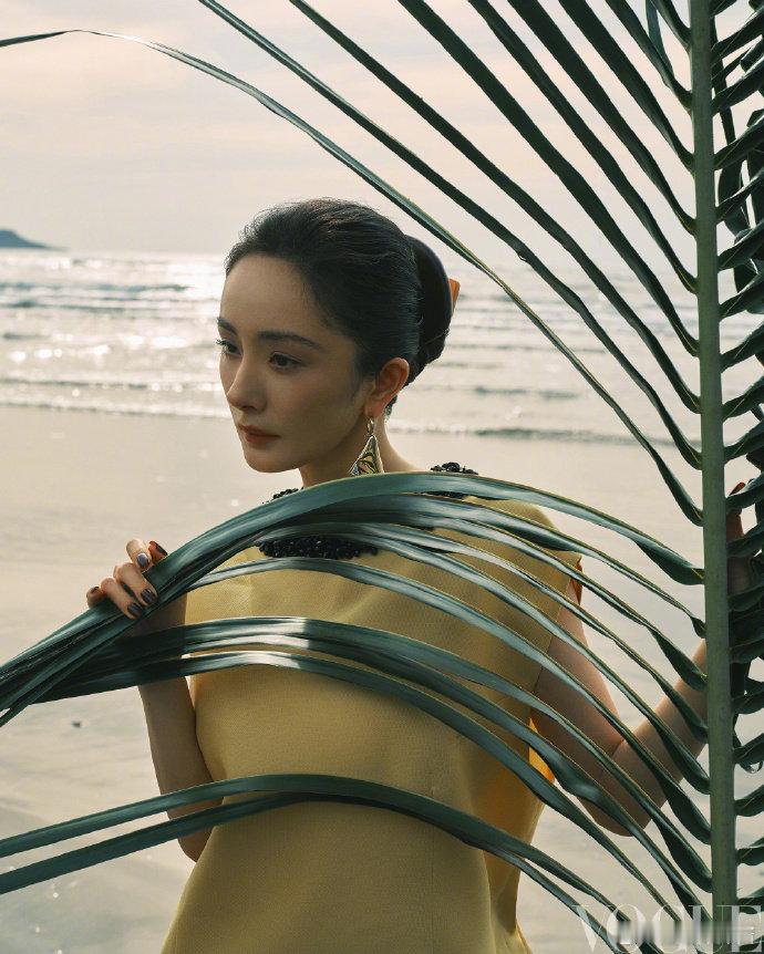 杨幂幂马锁 幂姐被迫营业，可爱到犯规啦这视频太有趣了幂姐的每一个动作都能引发