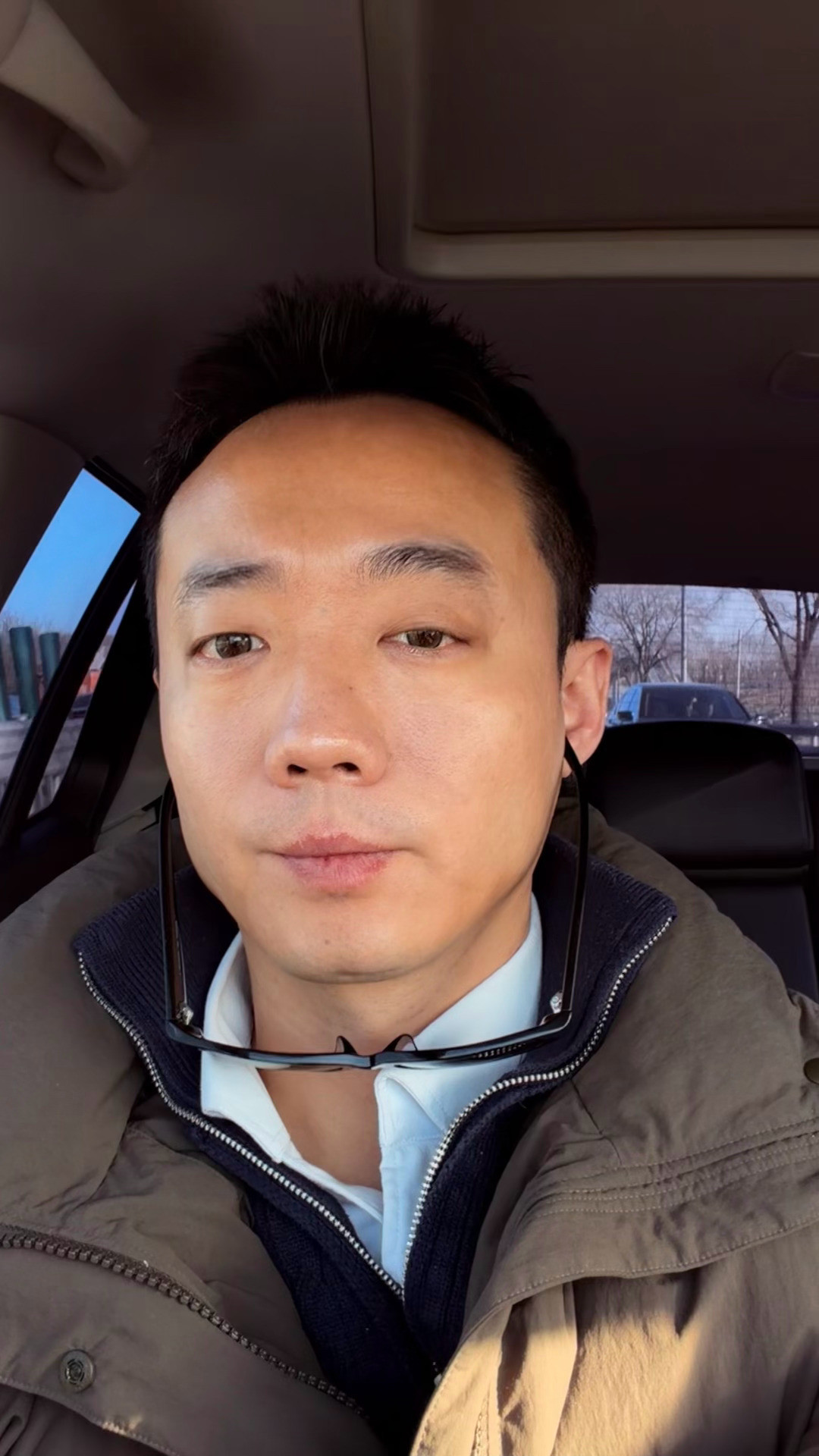 弄一口去开会！