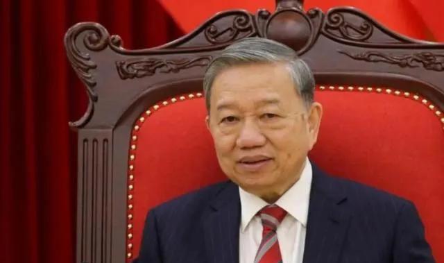越南领导人苏林怎么也没想到搬起石头砸自己的脚越南和美国商定的关税本来是11%，万