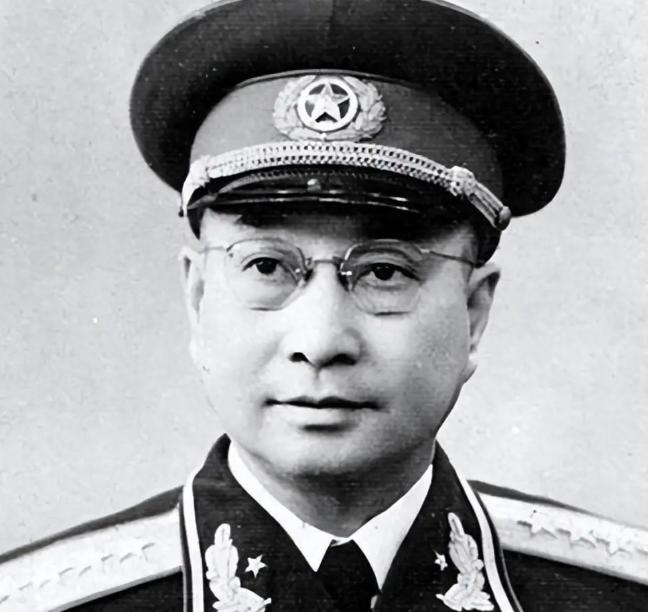 他是陈赓大将的搭档，被称为当代诸葛亮，1955年大授衔，他被授予上将军衔。事后他