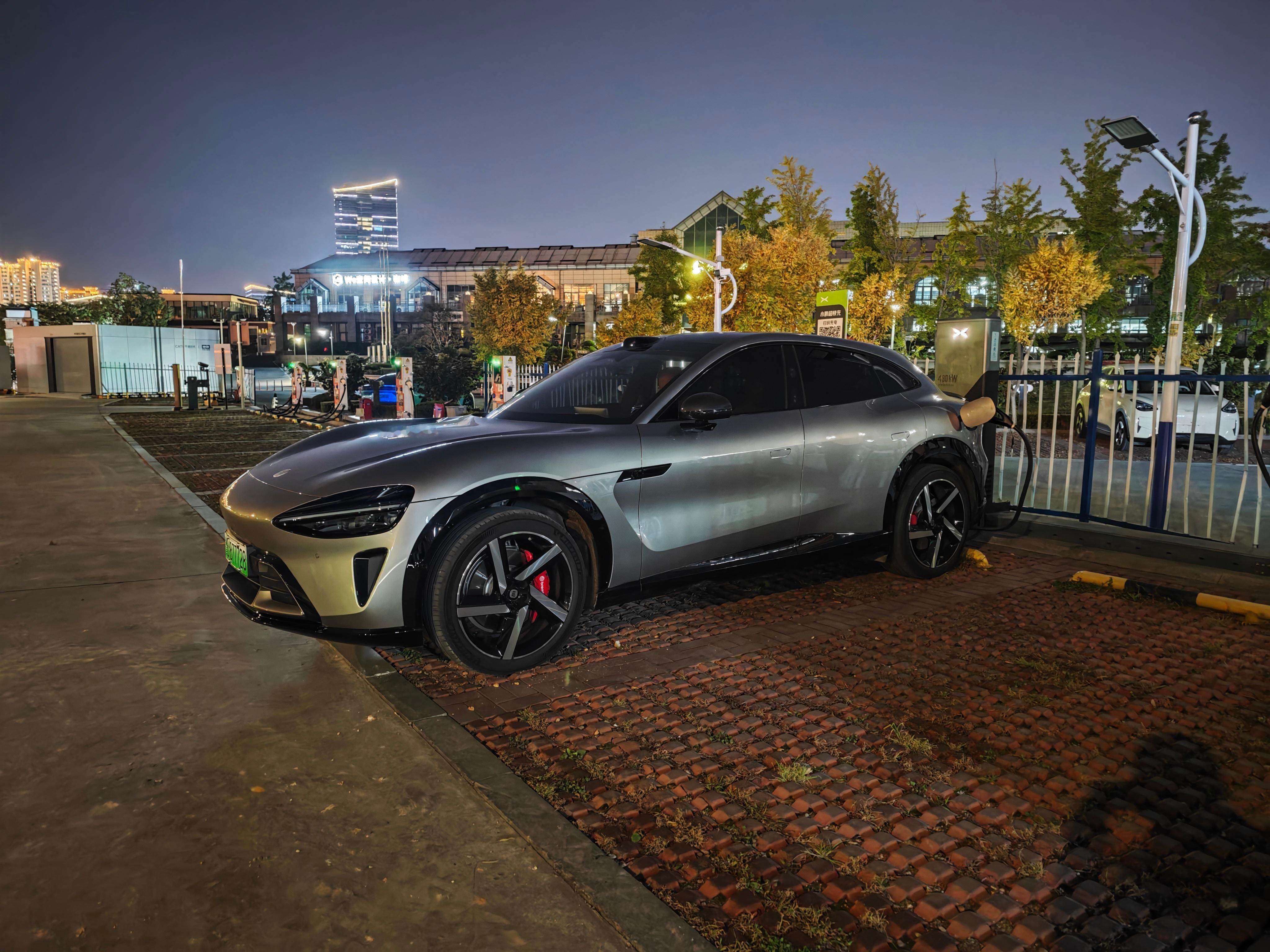 没有人抢充电桩的感觉太好了。[doge]​​​