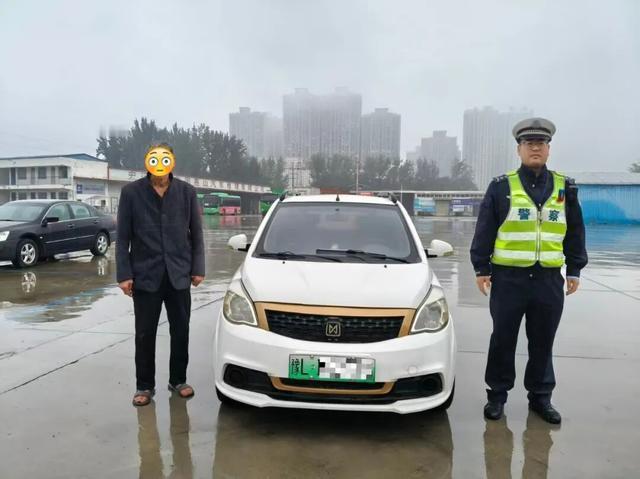 漯河“违法王”被查：76岁无证驾驶，265次闯红灯记819分近日，漯河交警