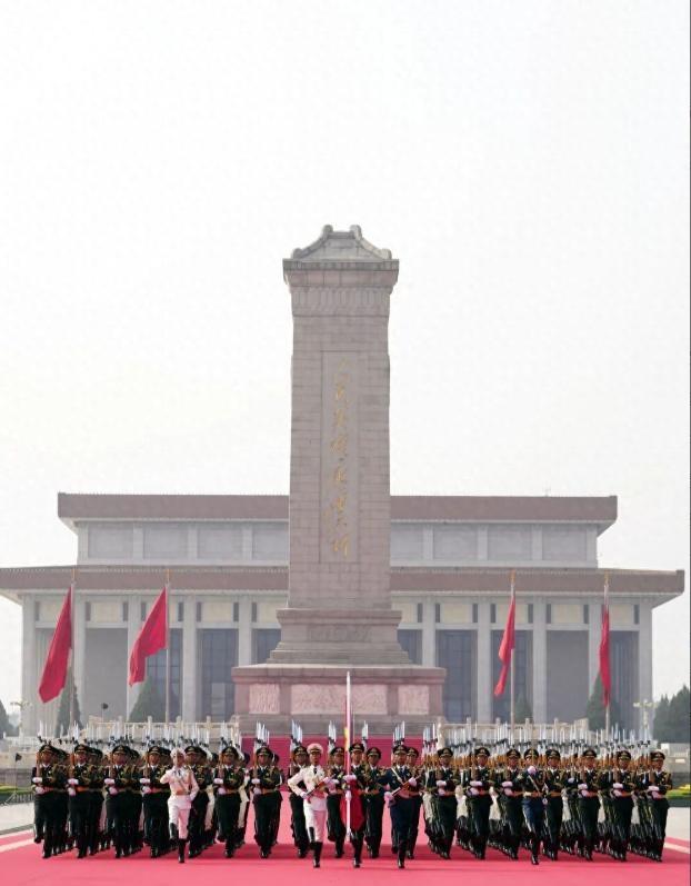 现在才搞明白，9・3阅兵的真正目的，其实根本就不是为了证明咱的武器有多厉害，而