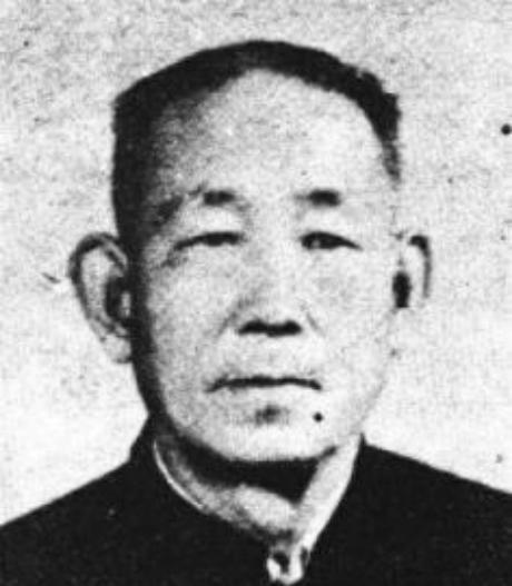 🌞1944年11月，伪军司令莫正民准备率三千多部下起义。这时，日军少佐打来