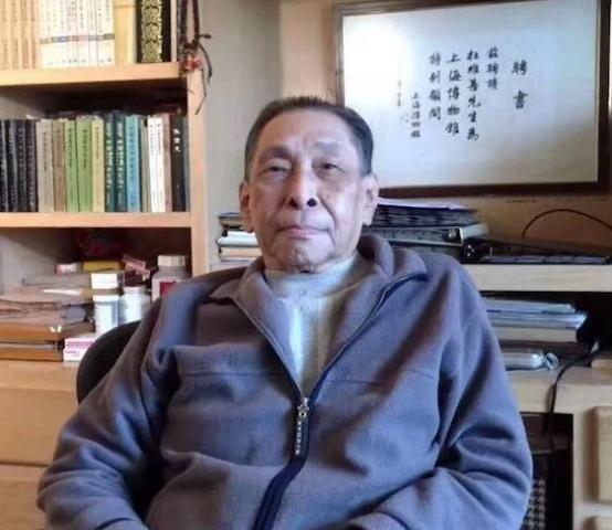 1991年，杜月笙的儿子杜维善来到了北京，想收回父亲当年购置的四合院，然而住户却