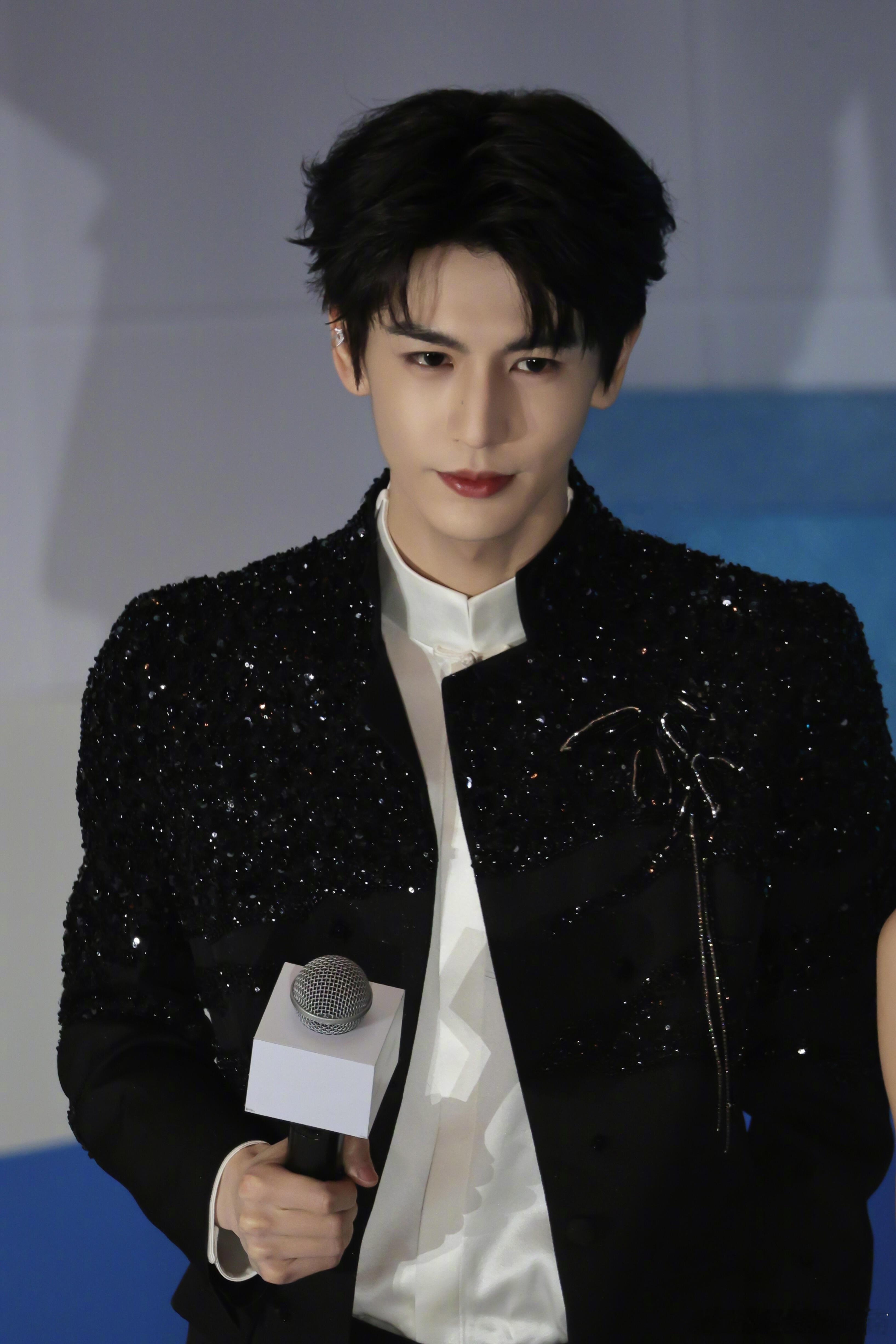 有比宇宙还大的东西吗我要送给张凌赫