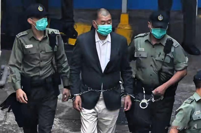 证据确凿，当代汉奸。“反中乱港”分子黎智英终没好下场。此人猖狂至极，曾经