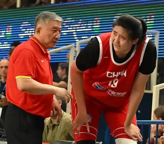 关于张子宇，你不知道的5件事：第一件事，她的身高确实有很明显的家庭背景。