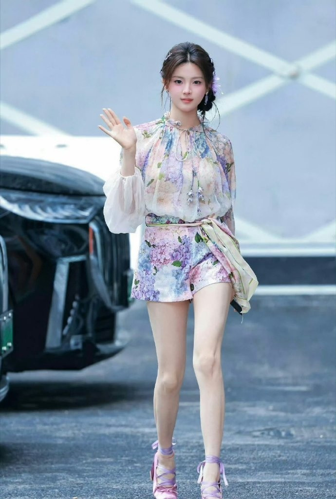杨超越造型风格好像变了呀，变得更好看了！