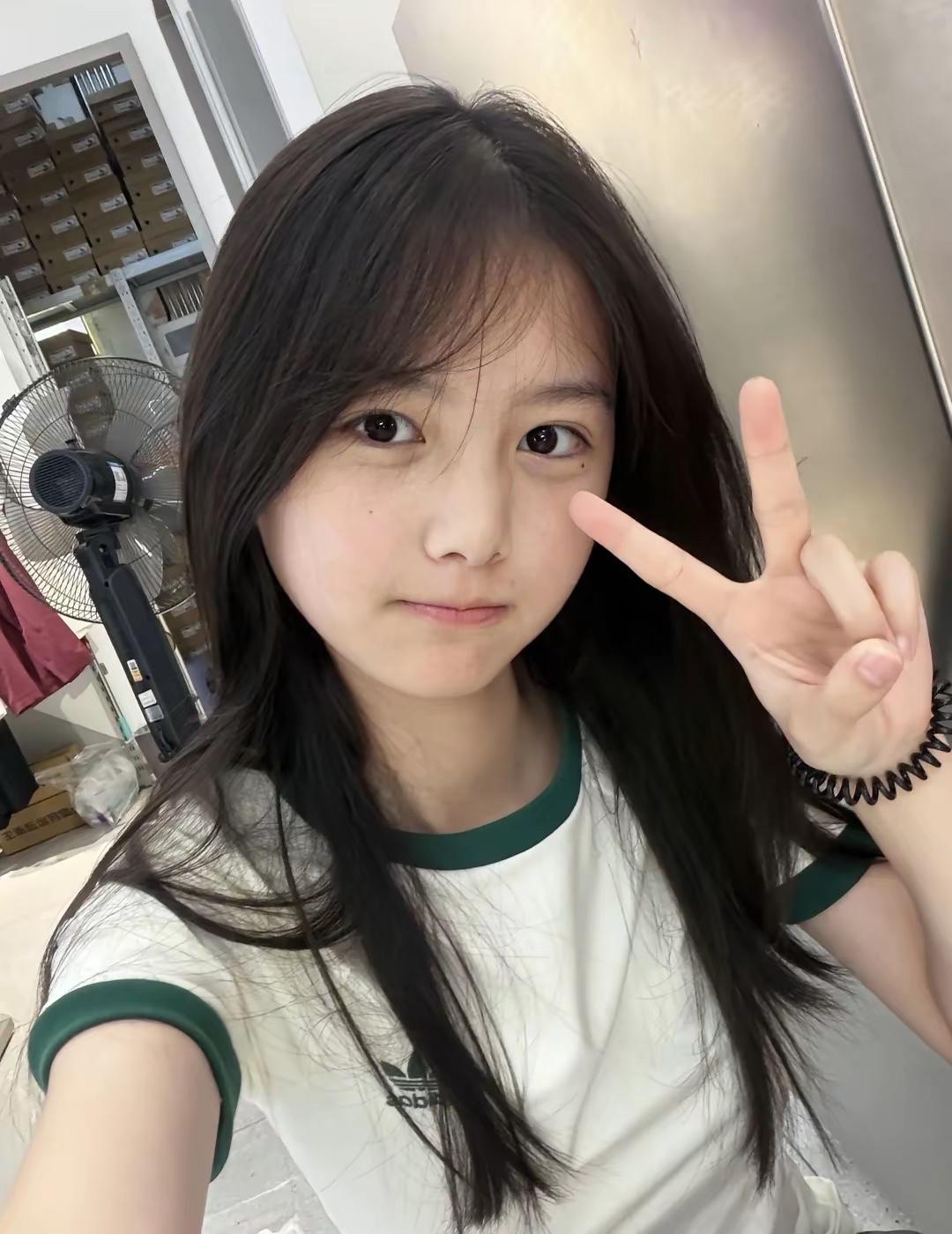 你心中的美女啥模样美女一定要长相漂亮，身材比例好